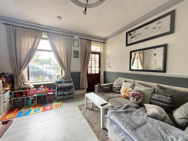 House for sale in Cleckheaton, West Yorkshire