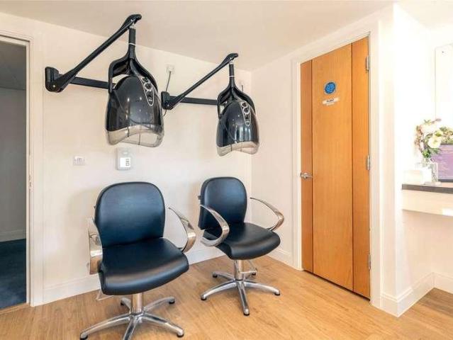 House for sale in Henley-on-Thames, Berrick Salome