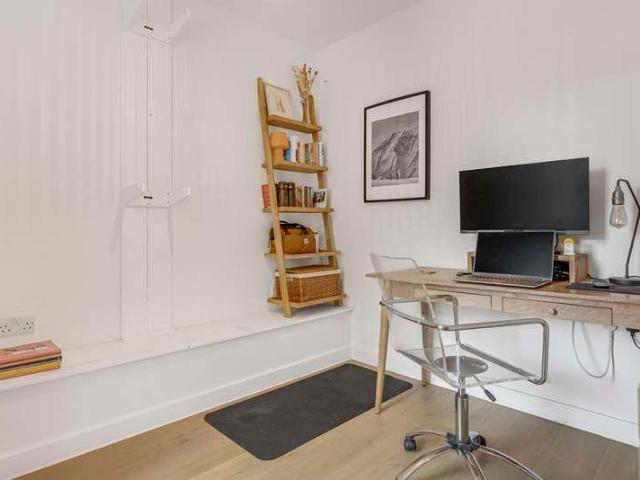 House for sale in Mile End, Greater London