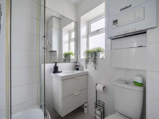 House for sale in Whitley Wood, Reading