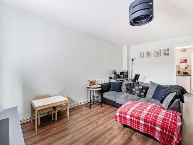House for sale in Martin's Heron, Winkfield