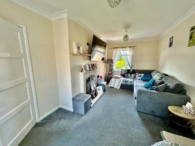 House for sale in Bromsberrow Heath, Gloucestershire