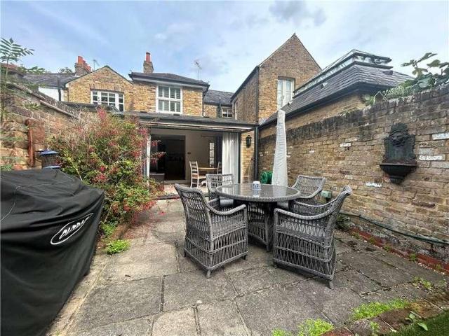 House for sale in Clewer Village, Windsor