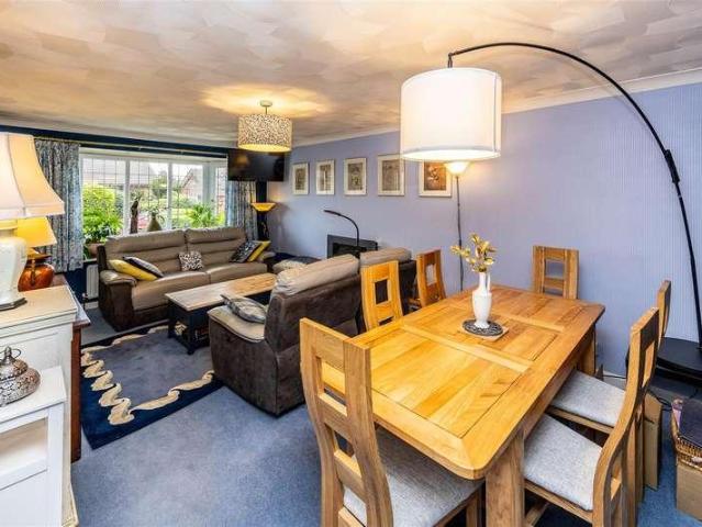 House for sale in Wakefield, Netherton