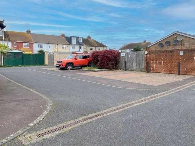 House for sale in Fishersgate, West Sussex