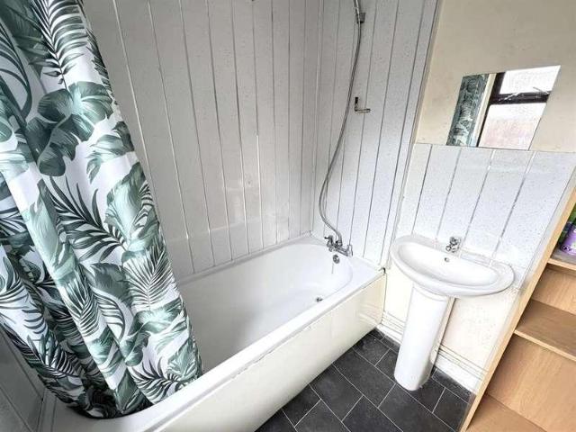 House for sale in Fallings Park, Park Village