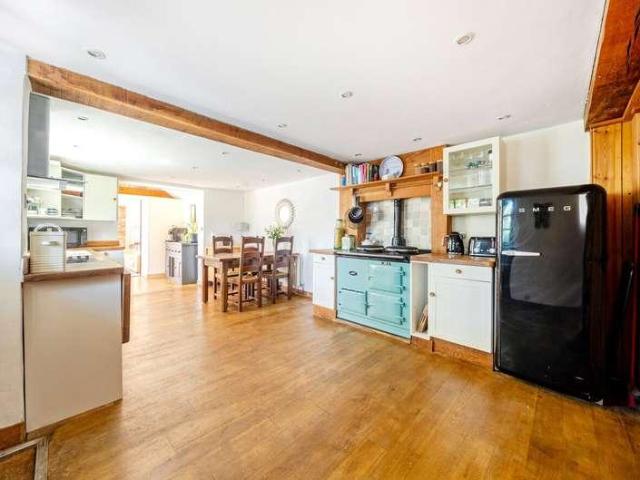 House for sale in Fole, Surrey