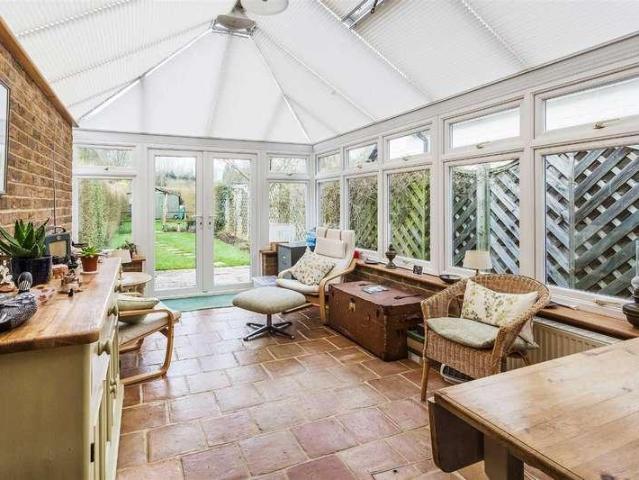 House for sale in Oxted, Hillview