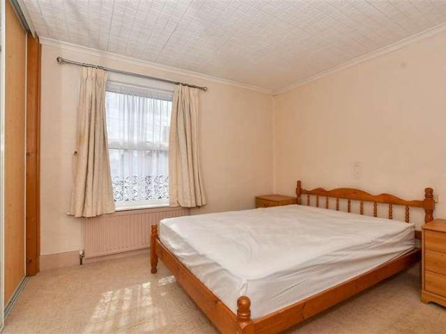 House for sale in Willesborough, Bridgefield