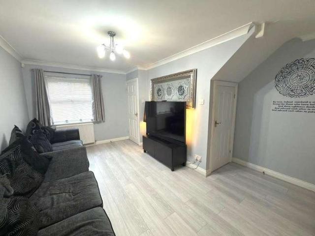 House for sale in Leagrave, Luton