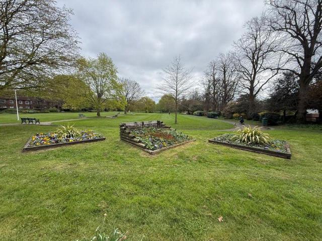 House for sale in Woodcote, Epsom