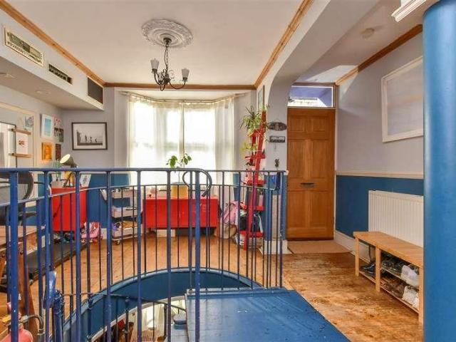 House for sale in Hanover & Queen's Park, Brighton