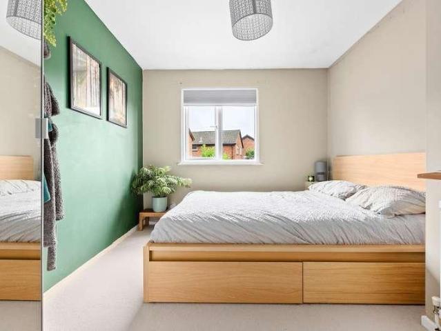 House for sale in Poets Estate, King's Walden