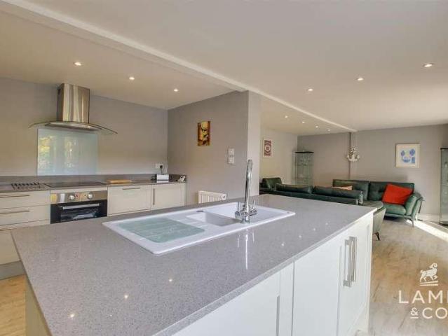 House for sale in Dale Hill, Essex
