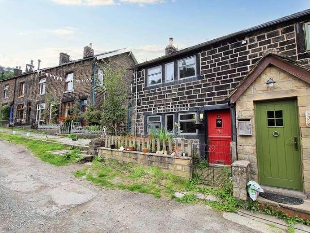 House for sale in Todmorden, Cornholme