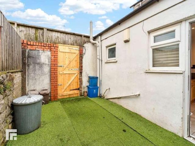House for sale in Plasnewydd, Falcon Lodge