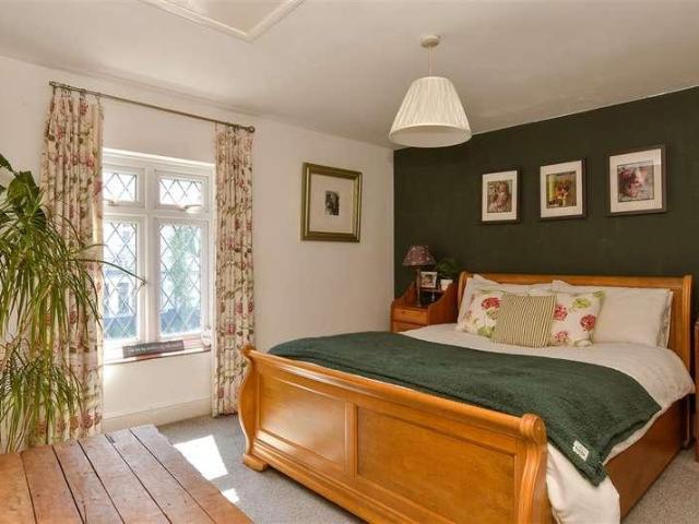 House for sale in The Butts, Kent