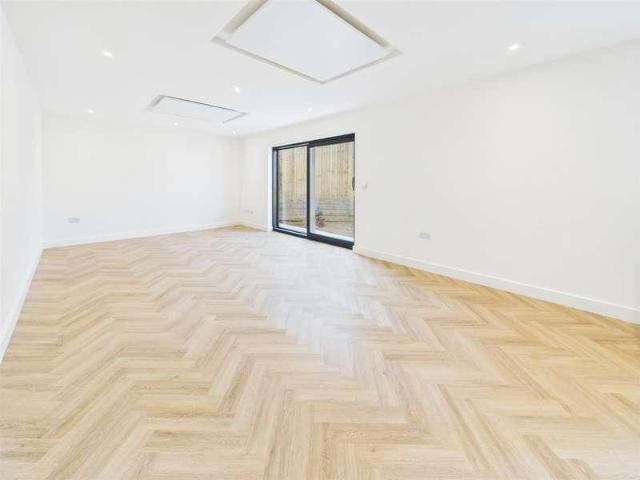 House for sale in Stanford On Avon, Leicestershire