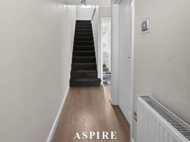 House for sale in Lee Chapel, Essex