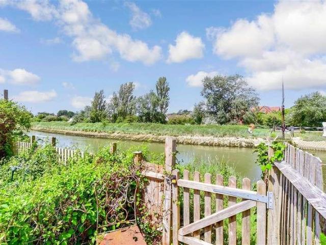 House for sale in Arundel, Clapham