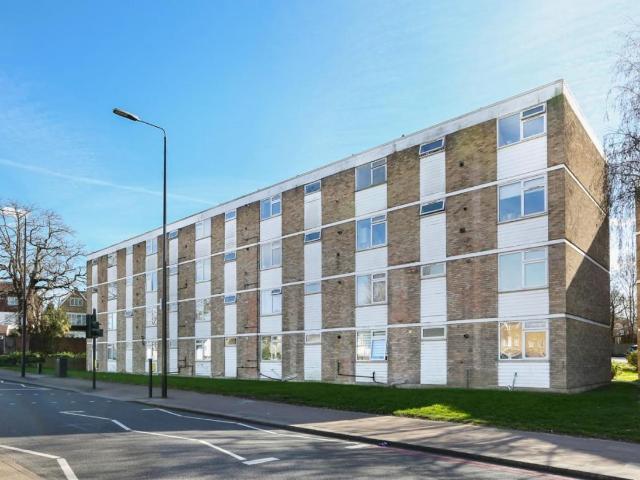 House for sale in Middle Park, Greater London