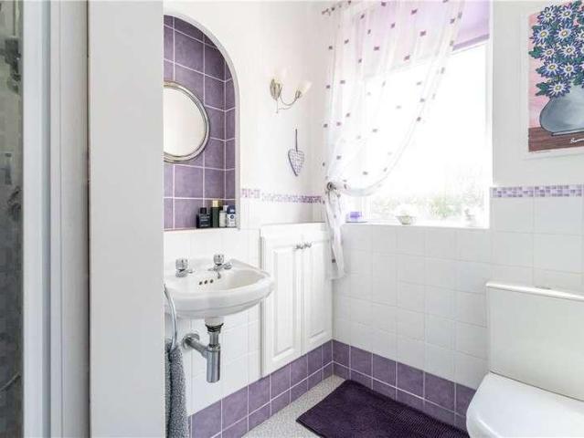 House for sale in Tranmere Park, West Yorkshire