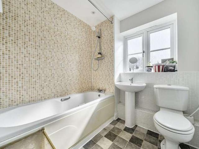 House for sale in Wheatpieces, Tewkesbury