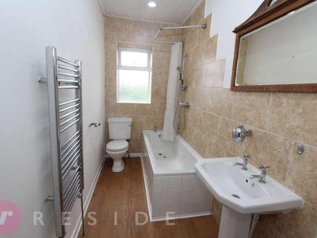 House for sale in Wardle, Burnedge