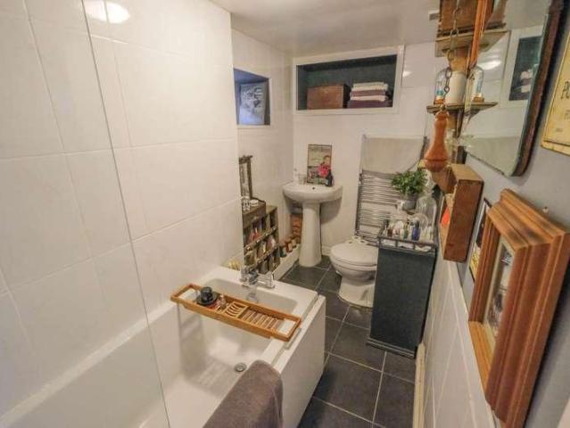 House for sale in Hill Top, Slaithwaite