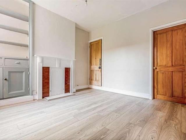 House for sale in Clarendon Park, Leicester