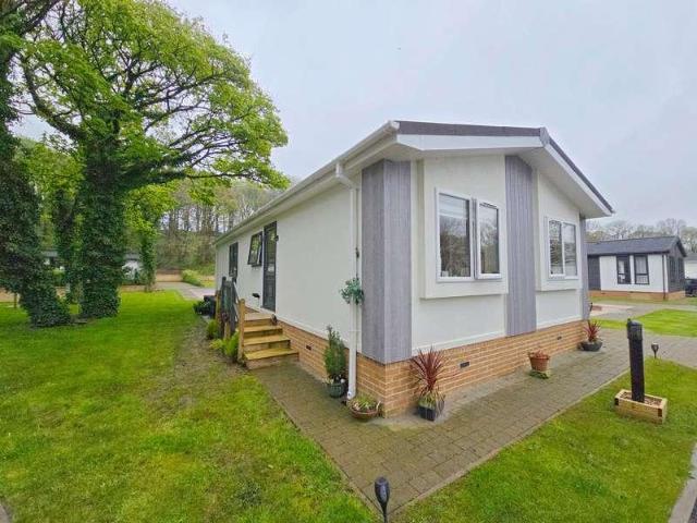 House for sale in Clayton West, West Yorkshire