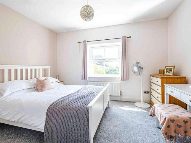 House for sale in Eaton Bray, Bedfordshire