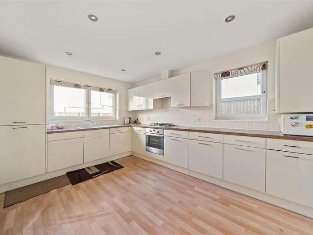 House for sale in London Borough of Merton, Merton Park