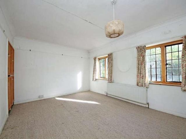 House for sale in Hanger Hill Garden Estate, Greater London