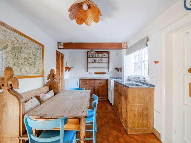 House for sale in Fole, Surrey