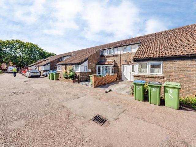 House for sale in Thamesmead, Greater London