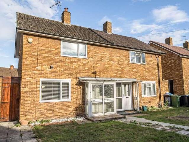 House for sale in Hook, Greater London