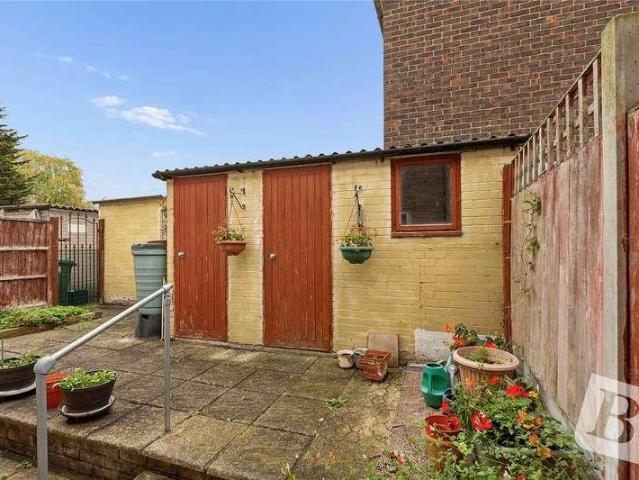 House for sale in Lee Chapel, Basildon