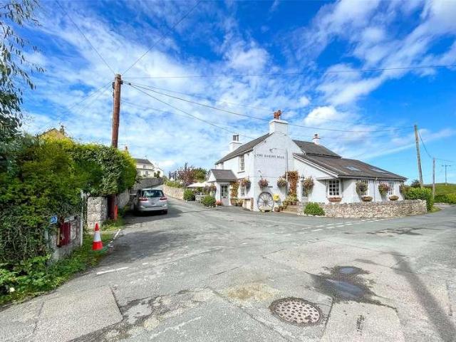 House for sale in Clwyd