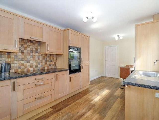 House for sale in Ossett, West Yorkshire