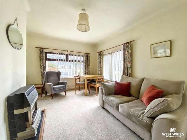House for sale in Begelly, Wales