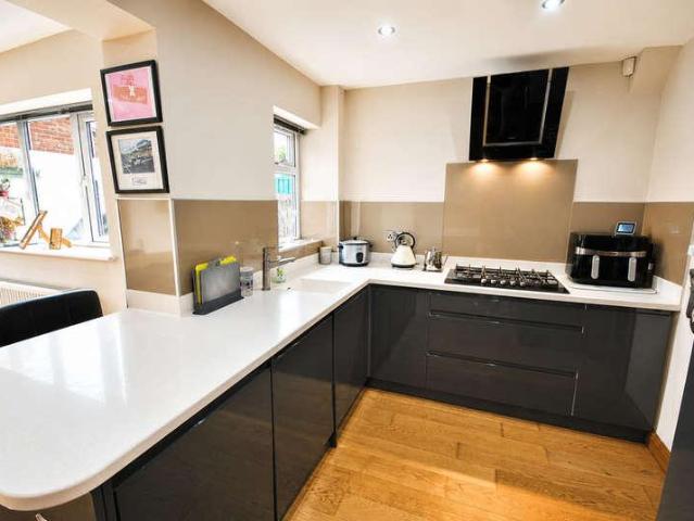 House for sale in Tickhill, South Yorkshire