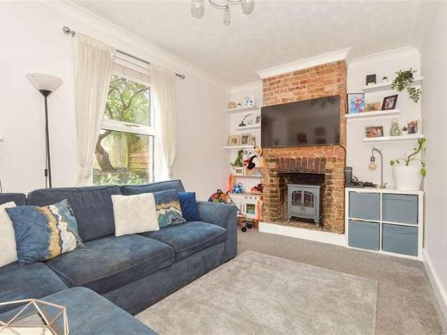 House for sale in Hillview, Surrey