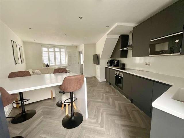 House for sale in Hainault, Greater London