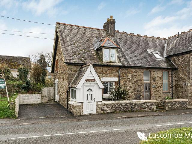 House for sale in Weir Quay, Devon
