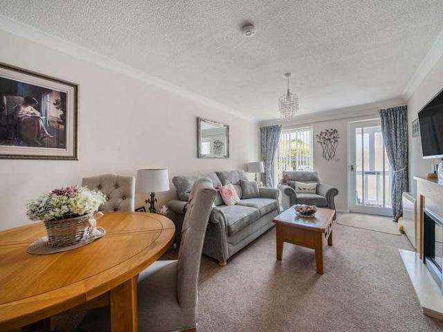 House for sale in Tewkesbury, Pamington