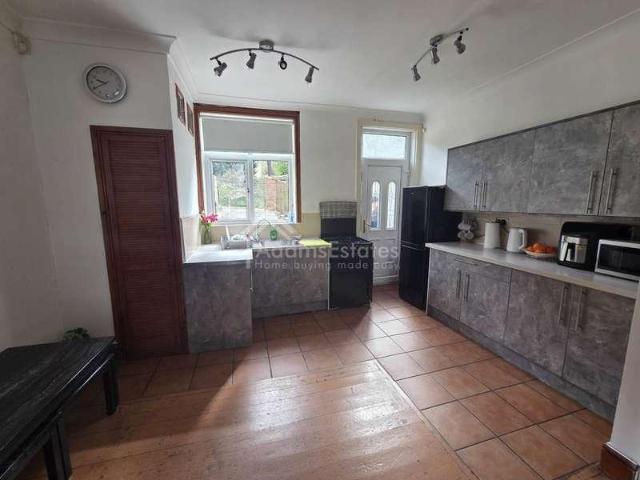 House for sale in Overthorpe, West Yorkshire