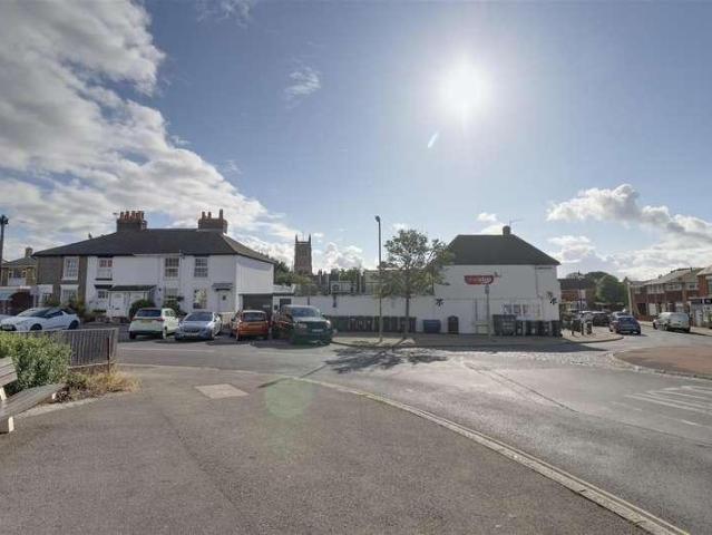 House for sale in Middlecroft, Hampshire