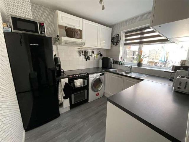 House for sale in Rosehill, Greater London