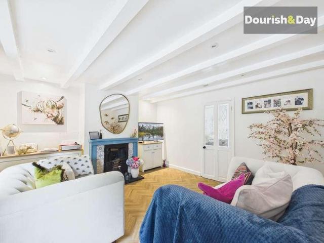 House for sale in Colwich, Baswich